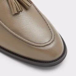 Final Sale - The Item Cannot Be ReturnedAddenLoafer -Lightweight Shop adden beige 271 001 043 alt4 sq gy 2000x2000
