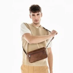 CassiusCrossbody Bag 11 CassiusCrossbody Bag -Lightweight Shop cassius brown 240 002 029 look part sq nt 1200x1200