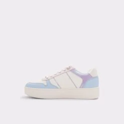 Clubhouse-lLow Top Sneaker - Flatform -Lightweight Shop clubhouse l blue 460 002 029 alt2 sq gy 2000x2000