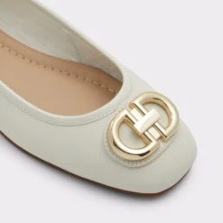 SaleCourbeBallerina -Lightweight Shop courbe white 100 001 043 alt4 sq gy 2000x2000