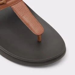 DeckslideT-strap Sandal 11 DeckslideT-strap Sandal -Lightweight Shop deckslide brown 220 001 025 alt4 sq gy 2000x2000