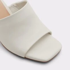 &New NewHaransMule -Lightweight Shop harans white 121 001 043 alt4 sq gy 2000x2000