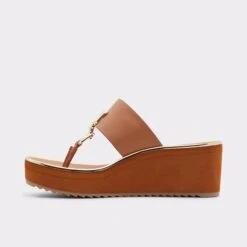 MaesllanFlip Flop - Wedge Heel -Lightweight Shop maesllan brown 210 002 043 alt2 sq gy 2000x2000