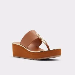 MaesllanFlip Flop - Wedge Heel -Lightweight Shop maesllan brown 210 002 043 alt3 sq gy 2000x2000