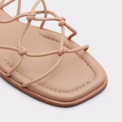 &New NewPikStrappy Flat Sandal -Lightweight Shop pik beige 270 002 043 alt4 sq gy 2000x2000