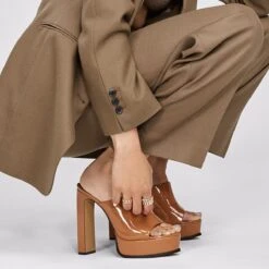 SavillaHeeled Mule - Plateforme -Lightweight Shop savilla beige 251 002 033 look part sq nt 1200x1200