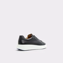UmpireLow Top Sneaker -Lightweight Shop umpire black 001 001 043 alt1 sq gy 2000x2000