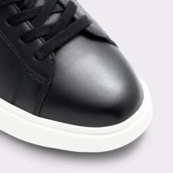 UmpireLow Top Sneaker -Lightweight Shop umpire black 001 001 043 alt4 sq gy 2000x2000