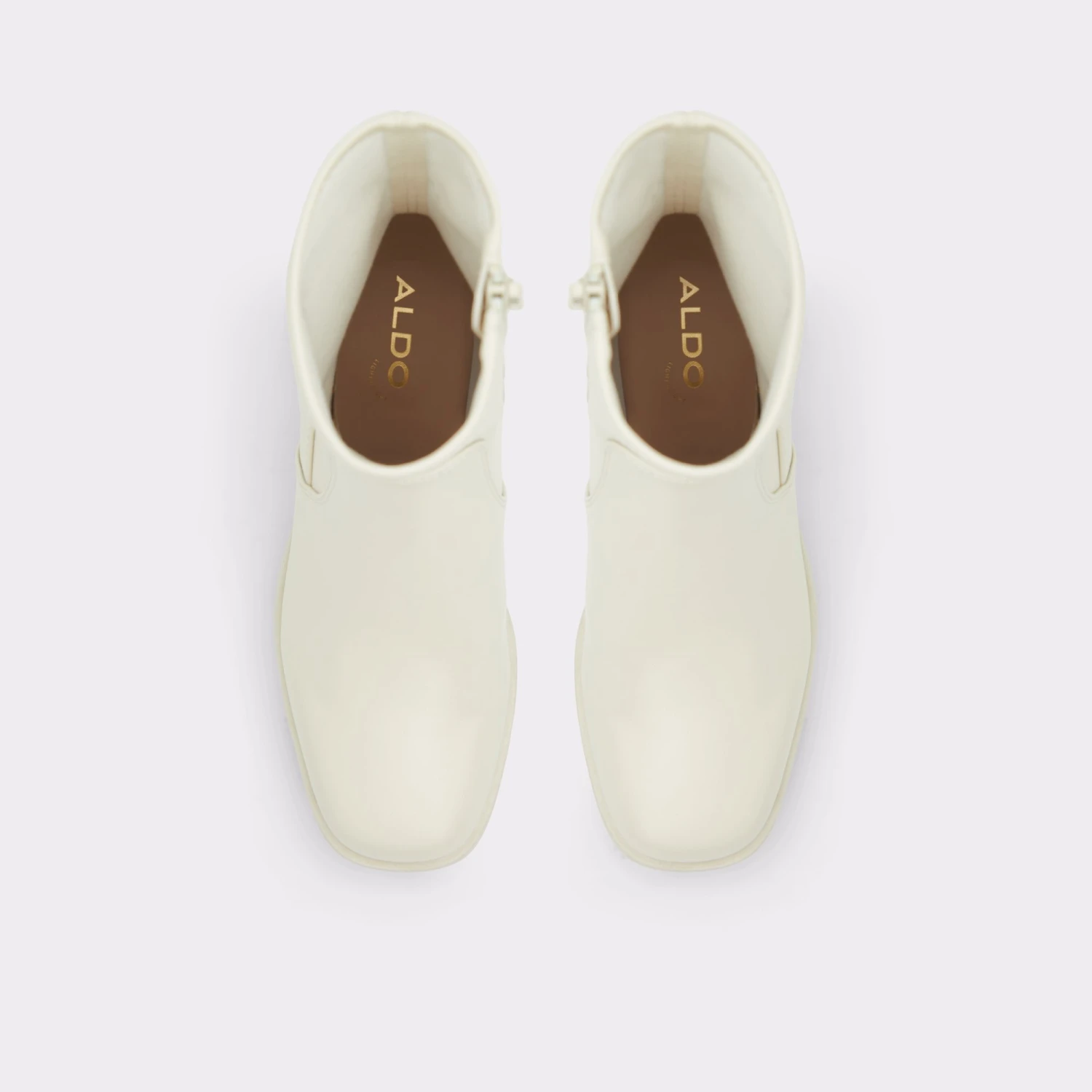 LightweightUpstepChelsea Boot - Lug Sole 6 LightweightUpstepChelsea Boot - Lug Sole - Image 6